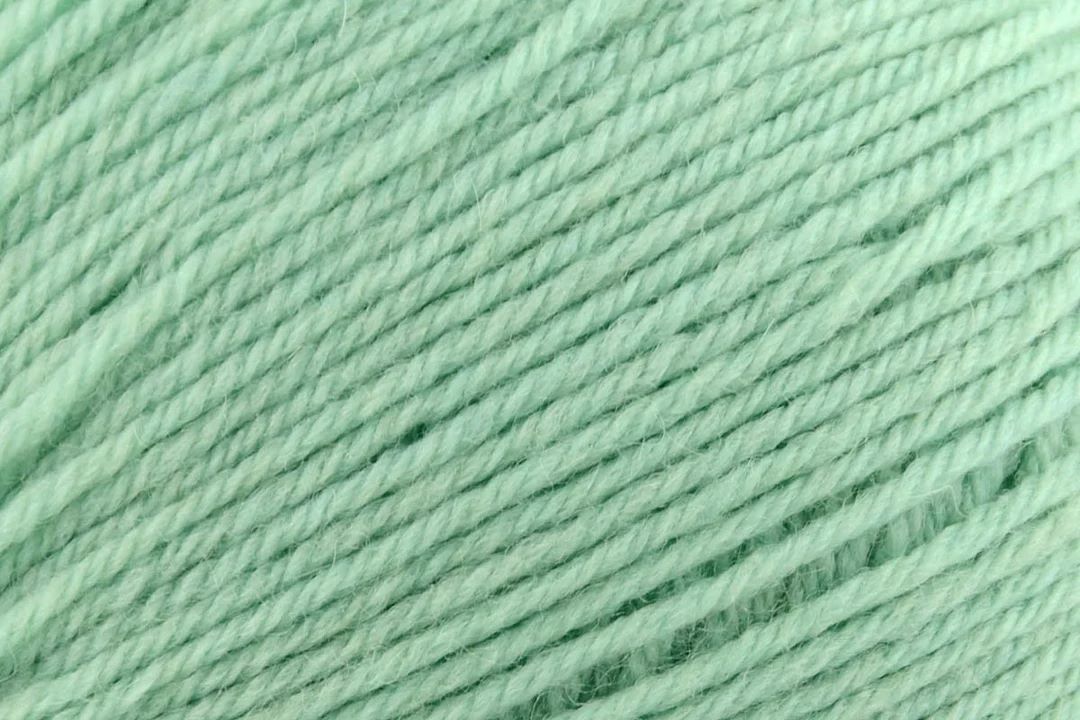 Universal Yarn Deluxe Worsted Superwash