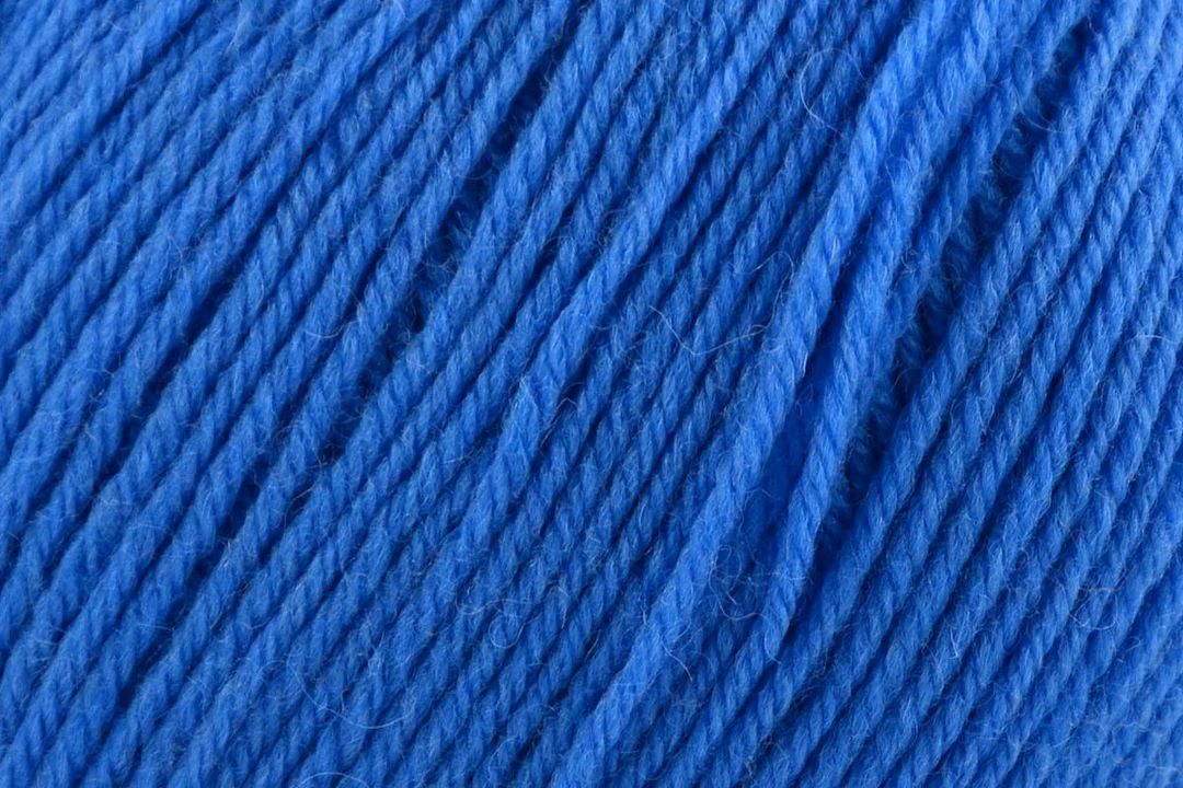 Universal Yarn Deluxe Worsted Superwash