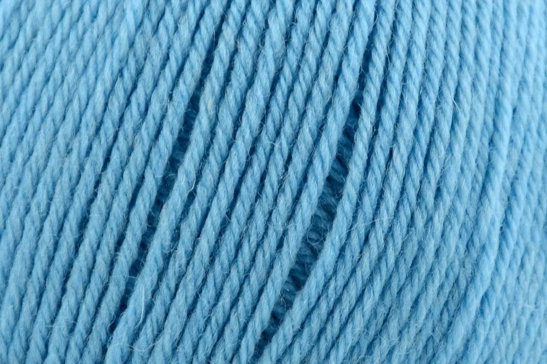 Universal Yarn Deluxe Worsted Superwash