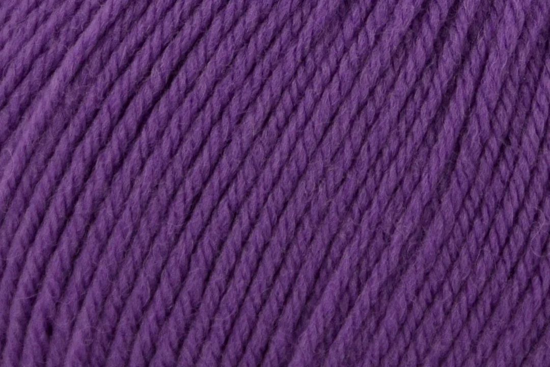 Universal Yarn Deluxe Worsted Superwash