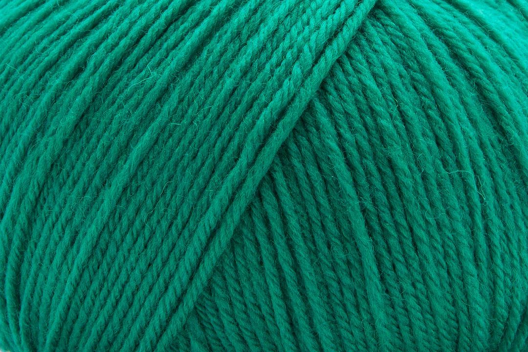 Universal Yarn Deluxe Worsted Superwash